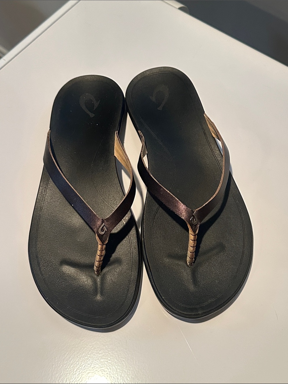 OluKai Black Footbed Flip Ho’opio Sandals - Picture 2 of 6